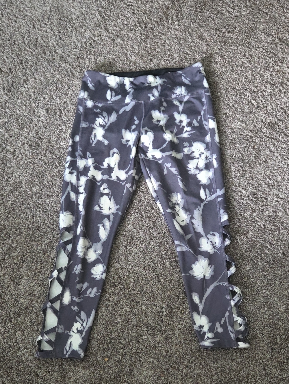 Vogo Athletica  Gray Floral Lattice Leggings